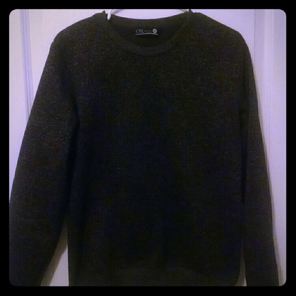 Dark grey/black sweater